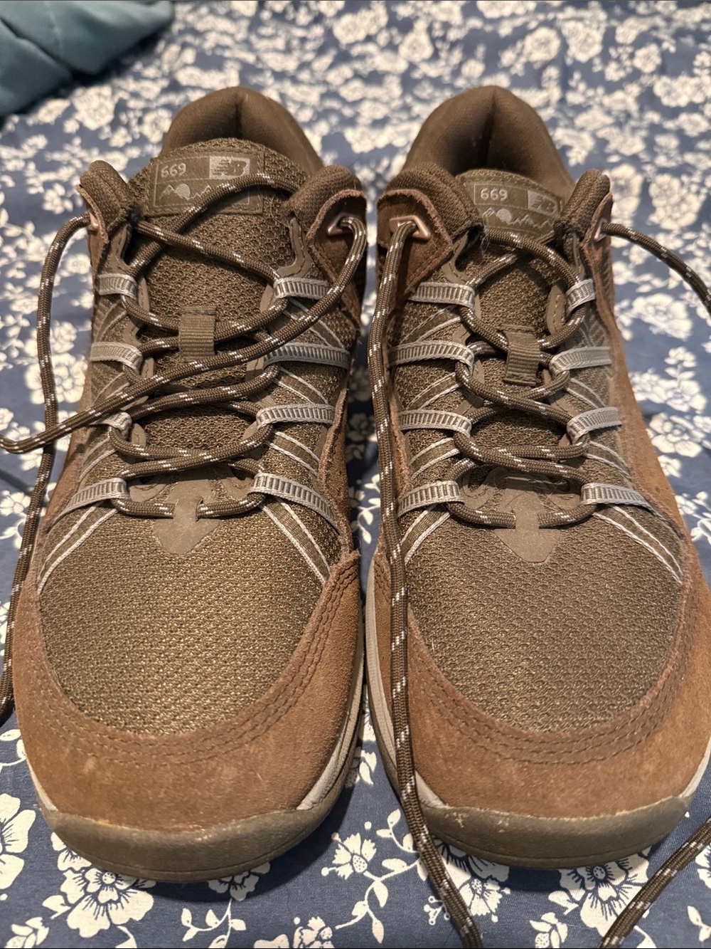 New Balance Women's 669 V2 Casual Athletic Shoes size 8
